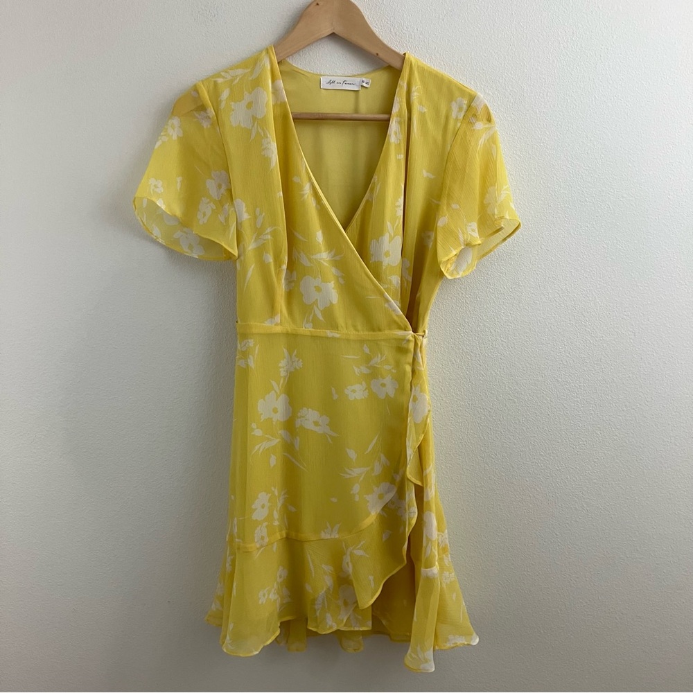 🔴 Floral Ruffled Wrap Dress - Picture 12 of 13
